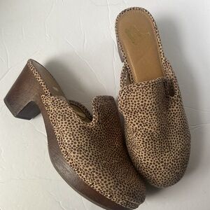 Clog styled shoes by Report